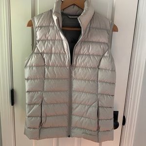 Eddie Bauer puffer vest
